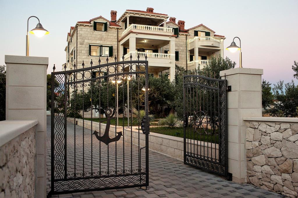 Apartments Villa Barbara Sumartin Exterior photo