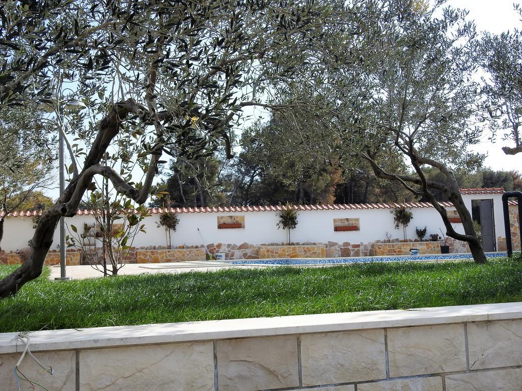 Apartments Villa Barbara Sumartin Exterior photo
