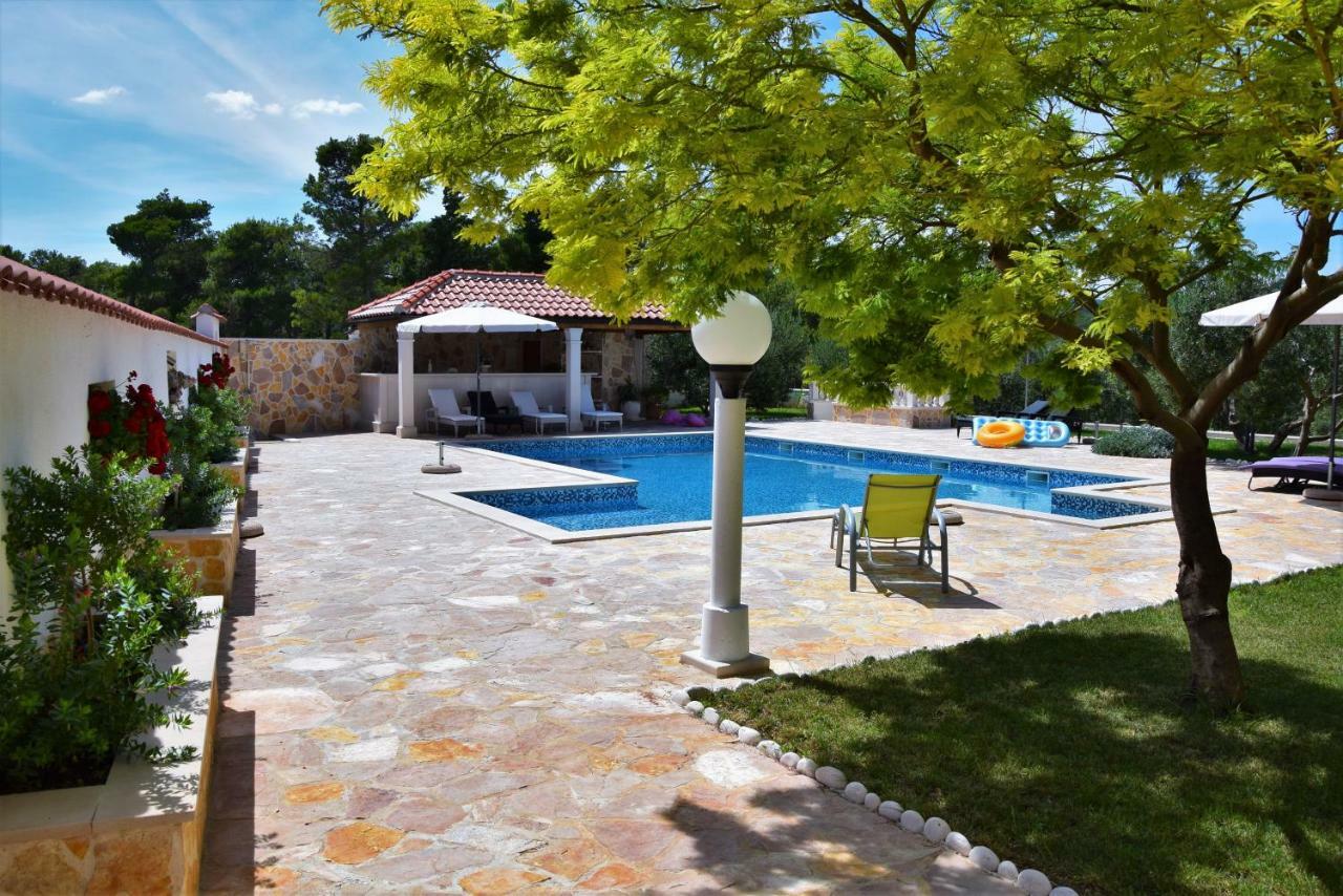 Apartments Villa Barbara Sumartin Exterior photo